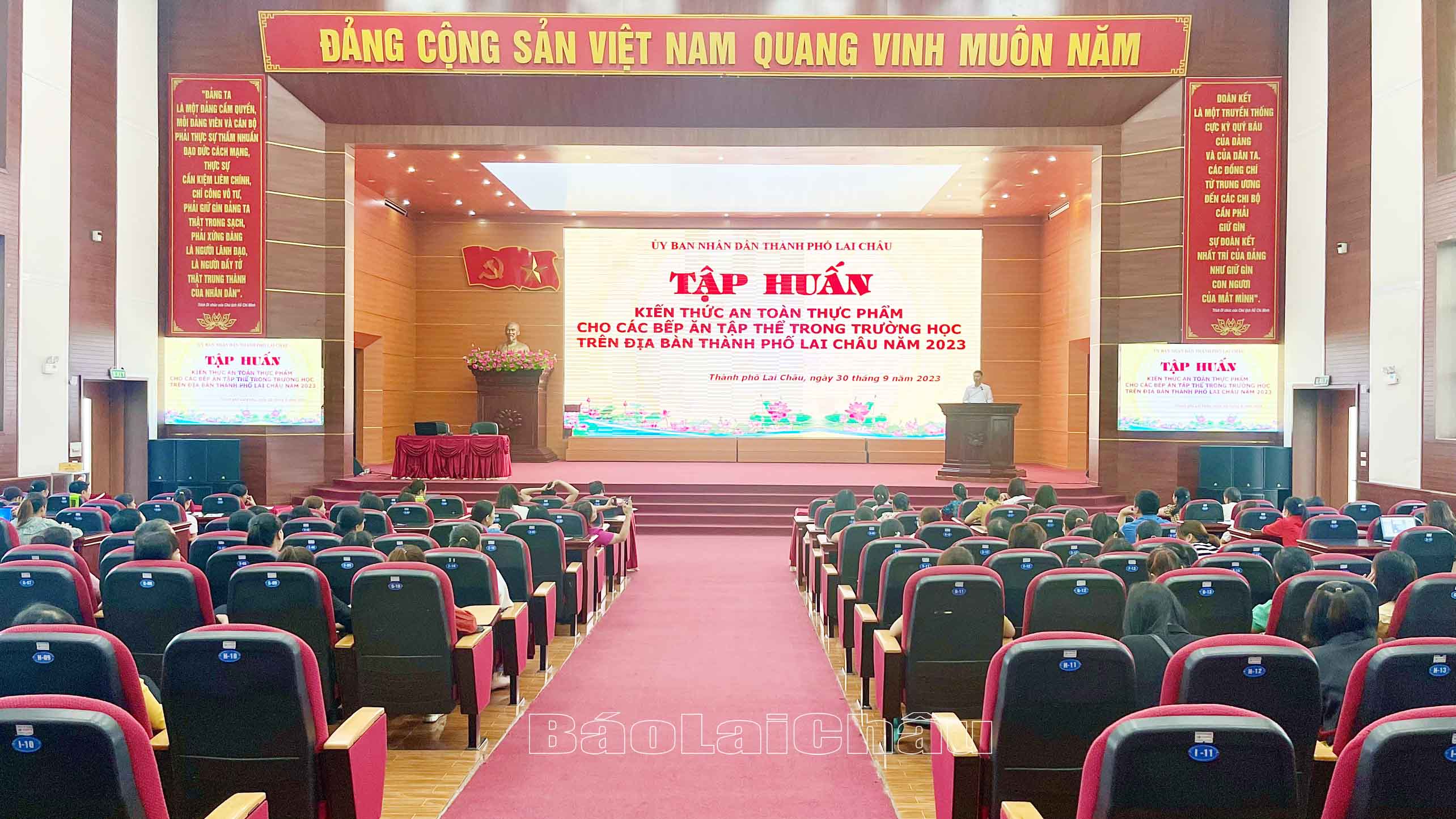 Quang cảnh lớp tập huấn.